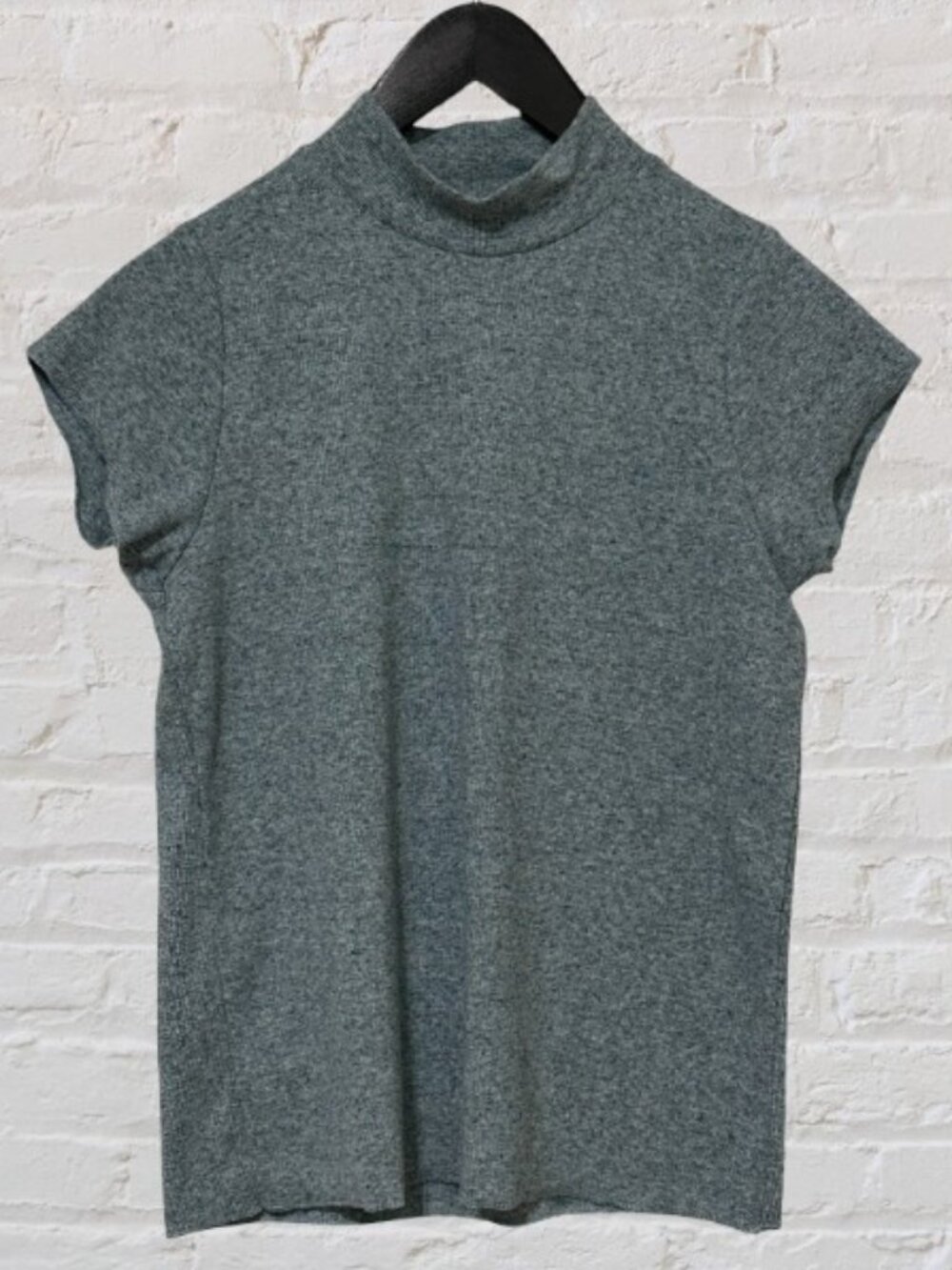 EUC Chaser Mock Neck Cap Sleeve Pullover Top in Heather Grey - Size Medium